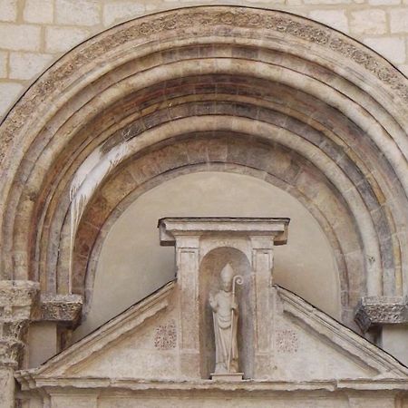 شقة ألبي  في Le Logis De La Cathedrale الغرفة الصورة